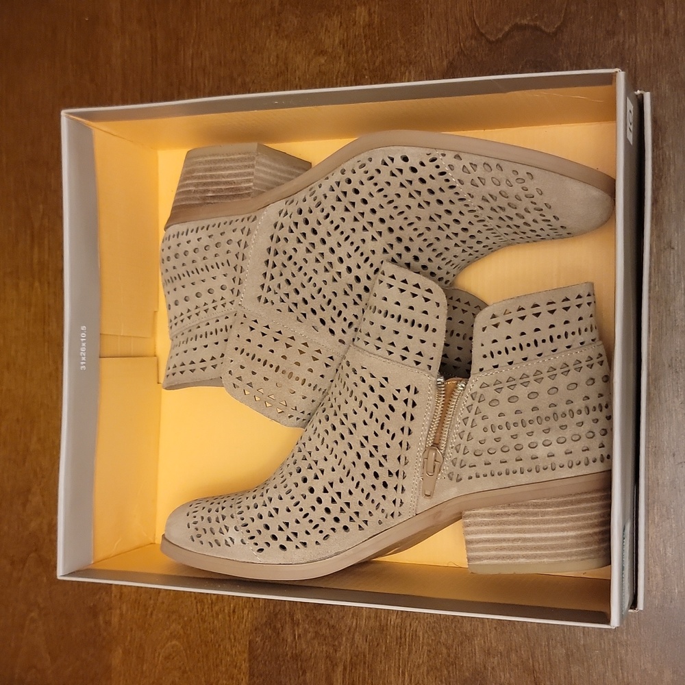 NEW Crown Vintage 'Telsa' Booties